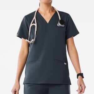Figs Women's Casma Three-Pocket Scrub Top in Dark Harbor